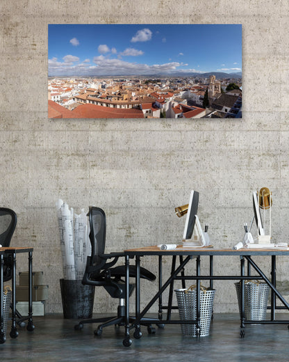 Vista panorÃ¡mica de la ciudad de JaÃ©n con un cielo nublado - @filmload