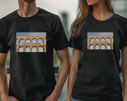 Vista detallada de los arcos superiores del acueducto de Segovia - @filmload