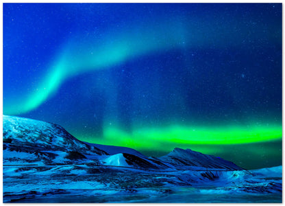 Green aurora at night - @Sonni